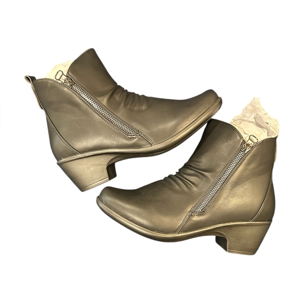 Easy Street Black Ankle Boots - Picture 3 of 12